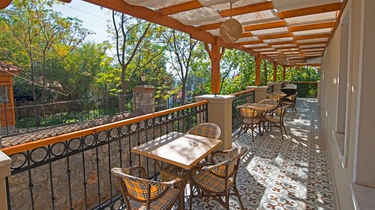 Perdikia Hill Family Resort & Villas